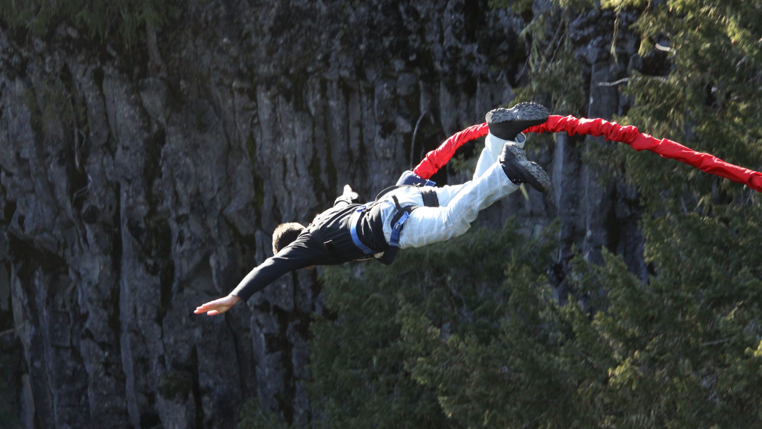 Salto de puenting en Murcia con LimitLife Aventura
